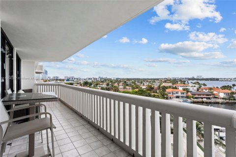 Condominio en venta en Aventura, Florida, 2 dormitorios, 125.42 m2 № 1963545 - foto 17