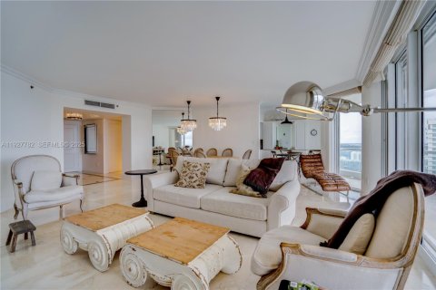 Снять в аренду квартиру в Авентура, Флорида 3 спальни, 222.04м2, № 1987919 - фото 8