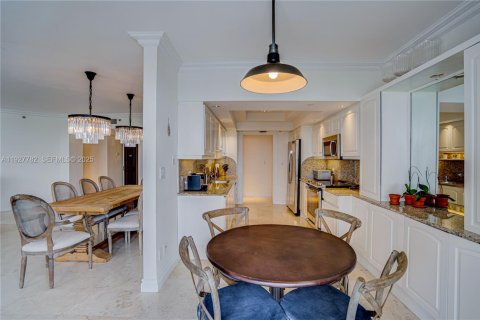 Снять в аренду квартиру в Авентура, Флорида 3 спальни, 222.04м2, № 1987919 - фото 15