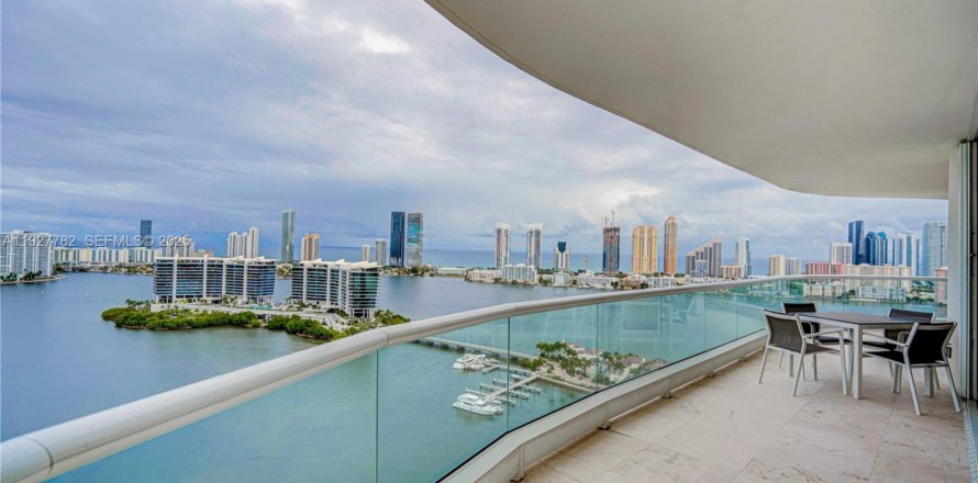 Квартира в Авентура, Флорида 3 спальни, 222.04м2 № 1987919