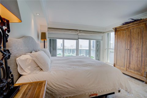 Снять в аренду квартиру в Авентура, Флорида 3 спальни, 222.04м2, № 1987919 - фото 25