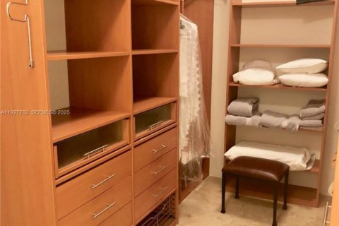 Снять в аренду квартиру в Авентура, Флорида 3 спальни, 222.04м2, № 1987919 - фото 18