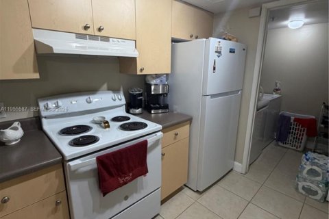 Снять в аренду кондоминиум в Мирамар, Флорида 2 спальни, 99.59м2, № 2010313 - фото 4