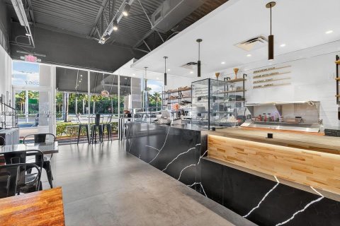 Immobilier commercial à vendre à North Miami Beach, Floride № 1975069 - photo 2