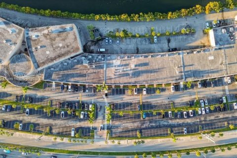 Immobilier commercial à vendre à North Miami Beach, Floride № 1975069 - photo 9