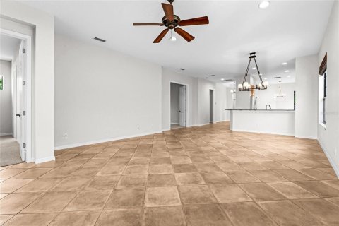 Купить виллу или дом в Лейквуд Ранч, Флорида 11 комнат, 176.79м2, № 2228262 - фото 17