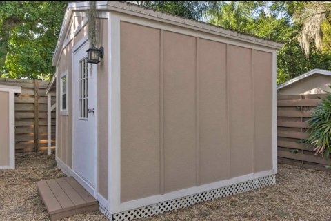 House in Sarasota, Florida 2 bedrooms, 149.2 sq.m. № 2204625 - photo 17