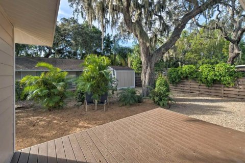 House in Sarasota, Florida 2 bedrooms, 149.2 sq.m. № 2204625 - photo 3