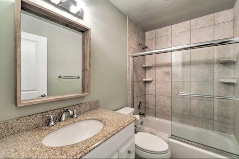 House in Sarasota, Florida 2 bedrooms, 149.2 sq.m. № 2204625 - photo 11