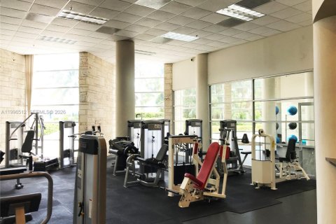 Condo in Miami Beach, Florida, 2 bedrooms  № 2058436 - photo 25