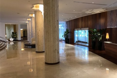 Condo in Miami Beach, Florida, 2 bedrooms  № 2058436 - photo 18
