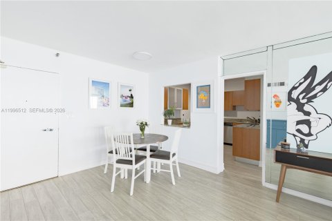 Condo in Miami Beach, Florida, 2 bedrooms  № 2058436 - photo 5