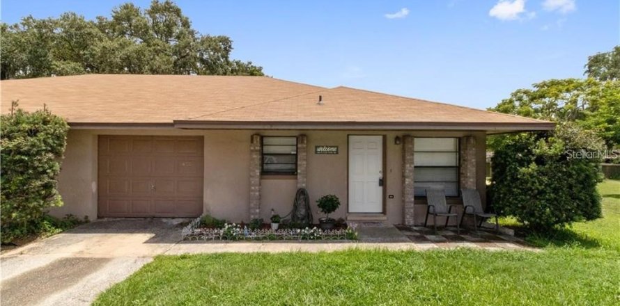 Duplex à Lakeland, Floride 3 chambres, 113.62 m2 № 2092096