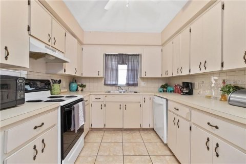 Duplex à vendre à Lakeland, Floride: 3 chambres, 113.62 m2 № 2092096 - photo 6