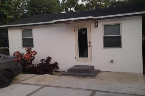 Casa en alquiler en Miami, Florida, 2 dormitorios, 78.97 m2 № 1989845 - foto 5