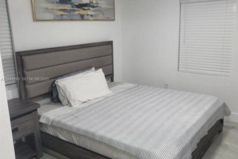 Casa en alquiler en Miami, Florida, 2 dormitorios, 78.97 m2 № 1989845 - foto 8