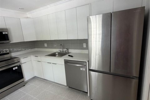 Condo in Pompano Beach, Florida, 3 bedrooms № 2180211