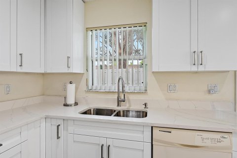 Villa ou maison à vendre à Lake Worth, Floride: 3 chambres, 129.88 m2 № 2376972 - photo 3