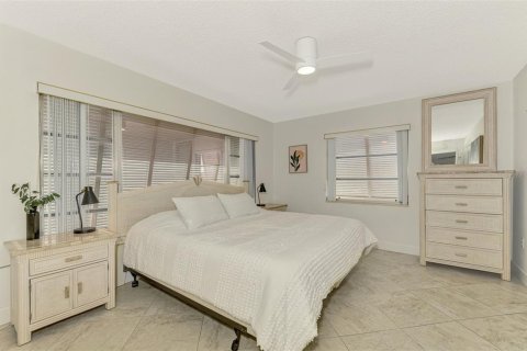 House in Englewood, Florida 2 bedrooms, 112.04 sq.m. № 1564887 - photo 17