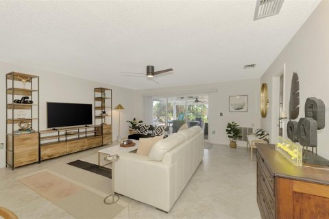 House in Englewood, Florida 2 bedrooms, 112.04 sq.m. № 1564887 - photo 12