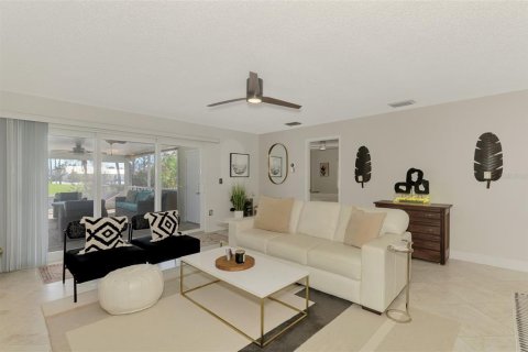 House in Englewood, Florida 2 bedrooms, 112.04 sq.m. № 1564887 - photo 14