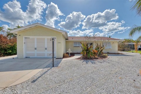 House in Englewood, Florida 2 bedrooms, 112.04 sq.m. № 1564887 - photo 2