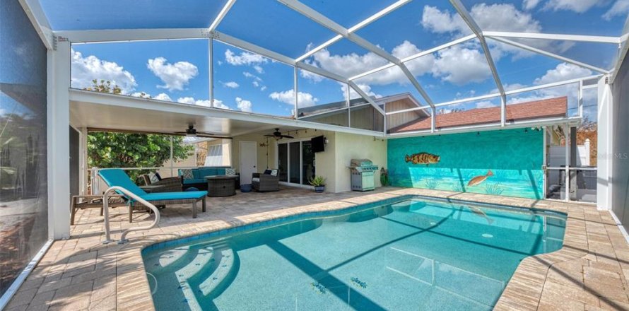 House in Englewood, Florida 2 bedrooms, 112.04 sq.m. № 1564887