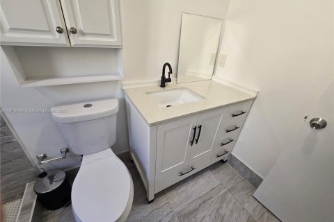 Copropriété à louer à Miami, Floride: 2 chambres, 1148.64 m2 № 1969412 - photo 19