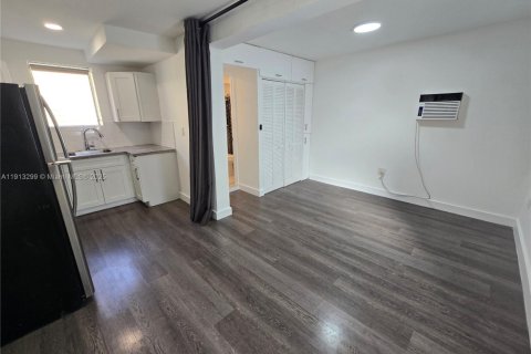 Copropriété à louer à Miami, Floride: 2 chambres, 1148.64 m2 № 1969412 - photo 30