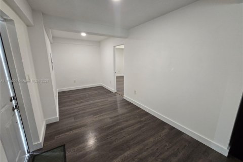 Copropriété à louer à Miami, Floride: 2 chambres, 1148.64 m2 № 1969412 - photo 22