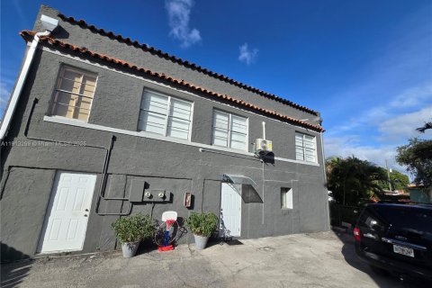 Copropriété à louer à Miami, Floride: 2 chambres, 1148.64 m2 № 1969412 - photo 6