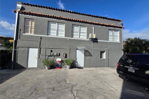 Copropriété à louer à Miami, Floride: 2 chambres, 1148.64 m2 № 1969412 - photo 7