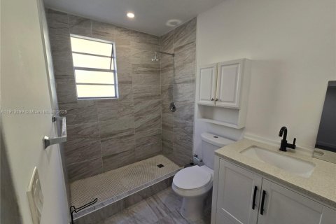 Copropriété à louer à Miami, Floride: 2 chambres, 1148.64 m2 № 1969412 - photo 17