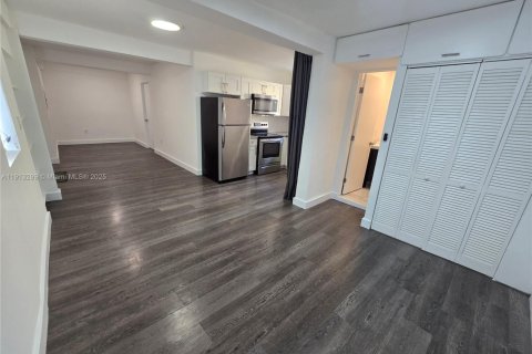 Copropriété à louer à Miami, Floride: 2 chambres, 1148.64 m2 № 1969412 - photo 26