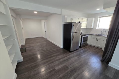 Copropriété à louer à Miami, Floride: 2 chambres, 1148.64 m2 № 1969412 - photo 23