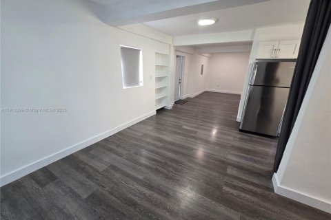 Copropriété à louer à Miami, Floride: 2 chambres, 1148.64 m2 № 1969412 - photo 27