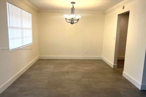 Снять в аренду виллу или дом в Пемброк-Пайнс, Флорида 3 спальни, 126.72м2, № 1950788 - фото 10