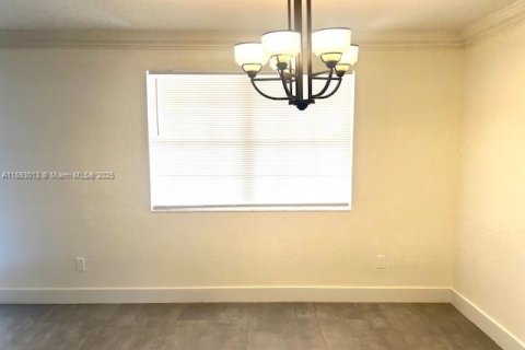 Снять в аренду виллу или дом в Пемброк-Пайнс, Флорида 3 спальни, 126.72м2, № 1950788 - фото 11