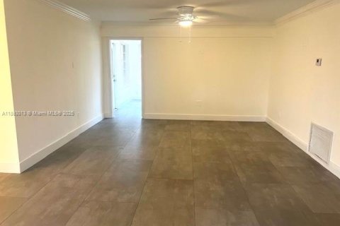 Снять в аренду виллу или дом в Пемброк-Пайнс, Флорида 3 спальни, 126.72м2, № 1950788 - фото 9