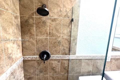 Снять в аренду виллу или дом в Пемброк-Пайнс, Флорида 3 спальни, 126.72м2, № 1950788 - фото 19