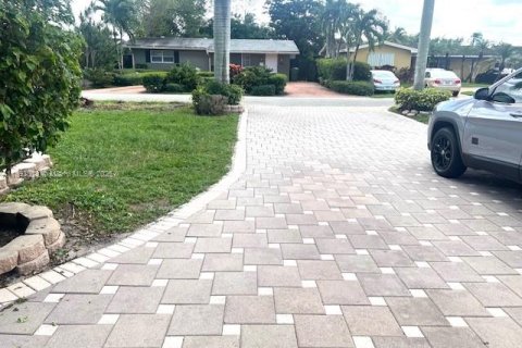 Снять в аренду виллу или дом в Пемброк-Пайнс, Флорида 3 спальни, 126.72м2, № 1950788 - фото 29