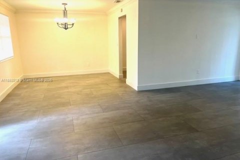 Снять в аренду виллу или дом в Пемброк-Пайнс, Флорида 3 спальни, 126.72м2, № 1950788 - фото 8