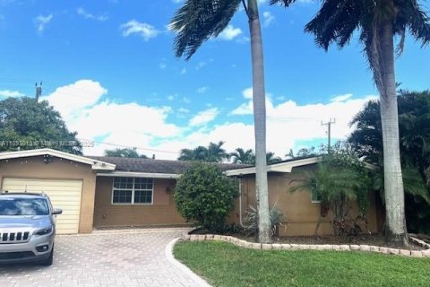 Снять в аренду виллу или дом в Пемброк-Пайнс, Флорида 3 спальни, 126.72м2, № 1950788 - фото 3