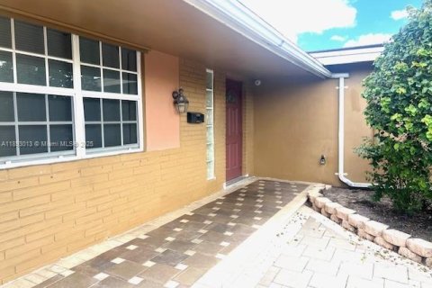 Снять в аренду виллу или дом в Пемброк-Пайнс, Флорида 3 спальни, 126.72м2, № 1950788 - фото 28