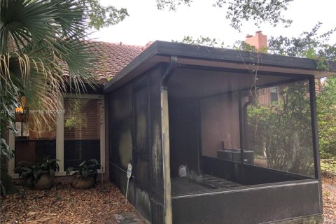 Снять в аренду таунхаус в Винтер-Парк, Флорида 3 спальни, 125.42м2, № 1998886 - фото 16