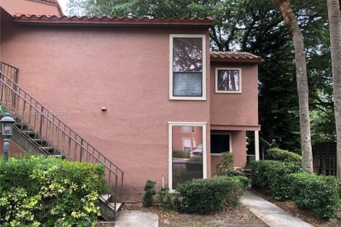 Таунхаус в Винтер-Парк, Флорида 3 спальни, 125.42м2 № 1998886