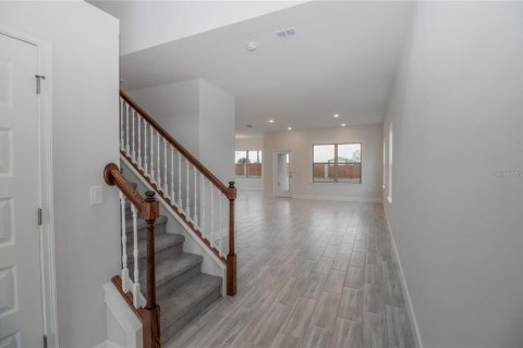 House in Auburndale, Florida 4 bedrooms, 223.43 sq.m. № 1527164 - photo 5