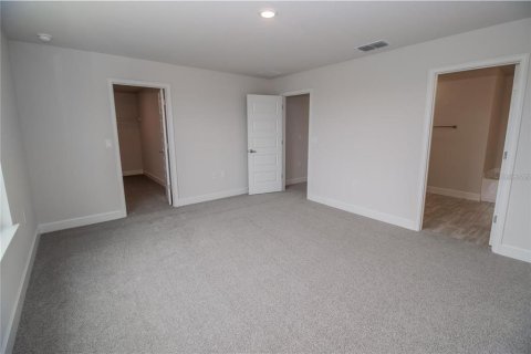 House in Auburndale, Florida 4 bedrooms, 223.43 sq.m. № 1527164 - photo 16