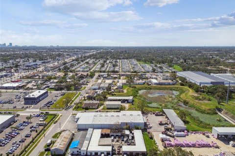 Купить коммерческую недвижимость в Пинеллас-Парк, Флорида 327.76м2, № 1419198 - фото 17