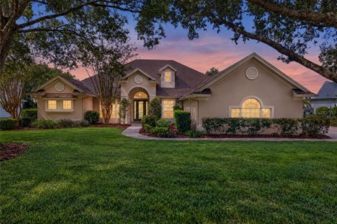 House in Eustis, Florida 3 bedrooms, 271.92 sq.m. № 2429437